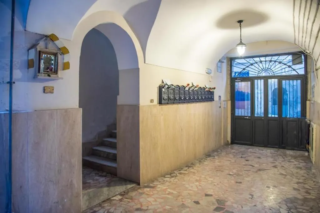 B4 Big Apartment With Terrace And View In Hystorical Centre Naples